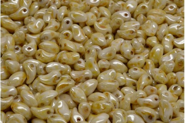 Lily Petal Beads 4x6mm - Image 1