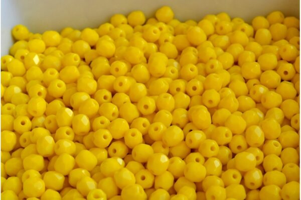 Firepolished Beads 4mm - Image 1