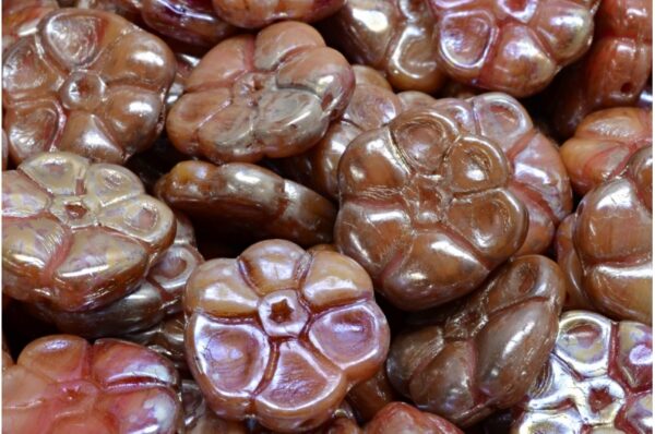 Primrose flower beads 15x15mm - Image 1