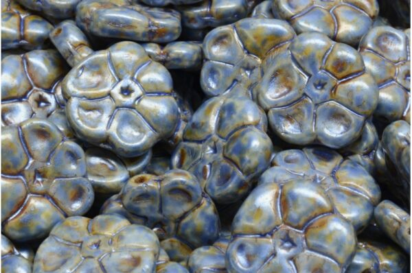 Primrose flower beads 15x15mm - Image 1