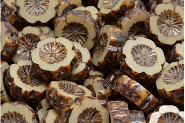 TCB Hawaiian Flower Beads 14x14mm - Image 1