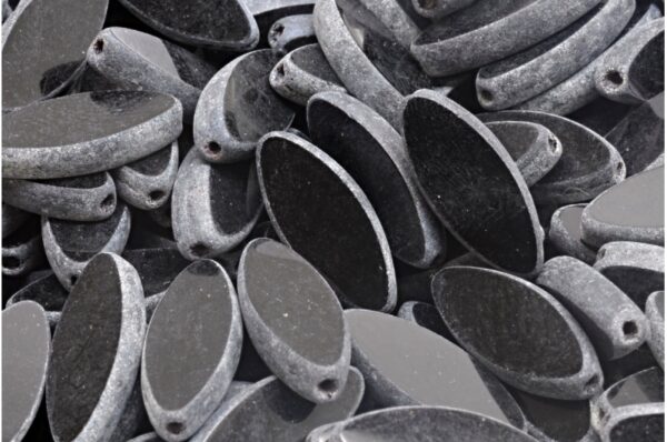 TCB Ship Flat Beads 18x7mm - Image 1
