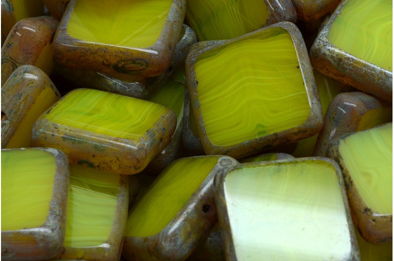 20505_991-01077-18x18-81210-86800-jpg_1 TCB Square Beads 18x18mm - Image 1