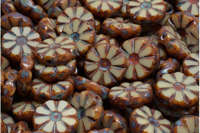 20605_991-99117-12x12-13020-86805-jpg_1 TCB Sunflower Beads 12x12mm - Image 1