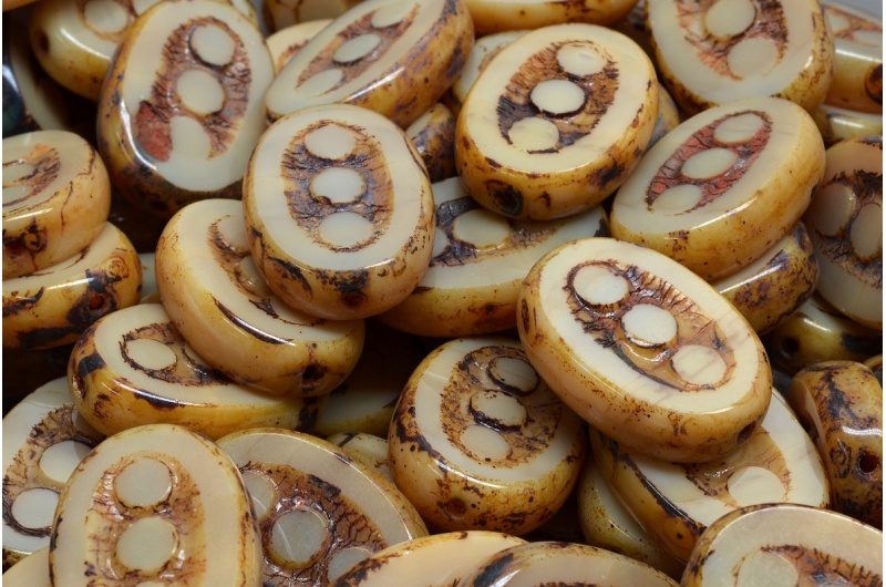 20638_991-99108-18x12-11400-86800-jpg_1 TCB 3 Dots Designed Beads 18x12mm - Image 1