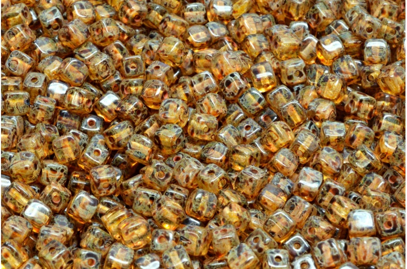 58281_111-59007-04x04-00030-86800-jpg_1 Cube Beads 4x4mm - Image 1